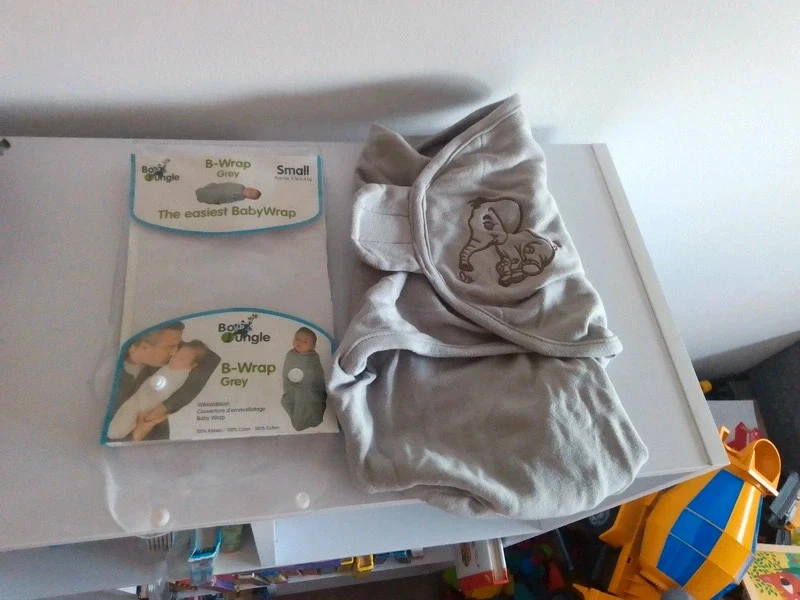 Couverture d'enmaillotage B wrap